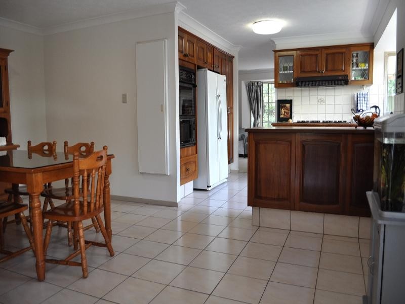 12 Von Nida Court, Parkwood QLD 4214