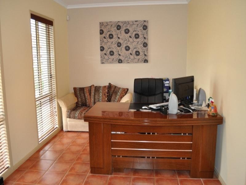 25 Hazel Court, Arundel QLD 4214