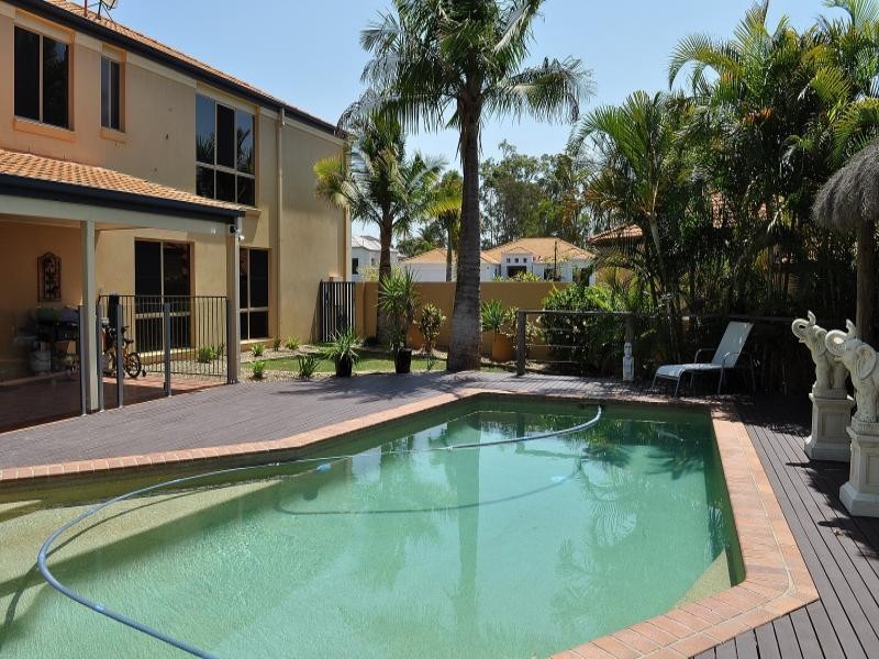 25 Hazel Court, Arundel QLD 4214