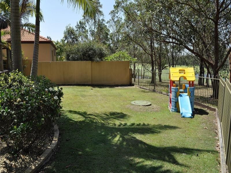 25 Hazel Court, Arundel QLD 4214