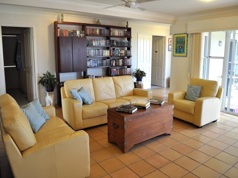 6 Pearson Close, Arundel QLD 4214