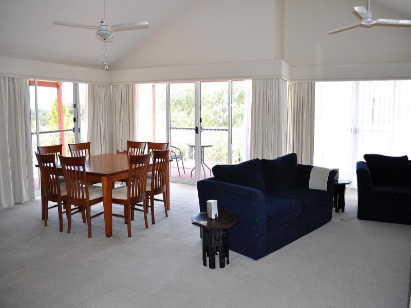 6 Pearson Close, Arundel QLD 4214