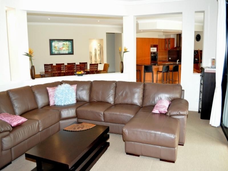 7 Worthing Court, Arundel QLD 4214