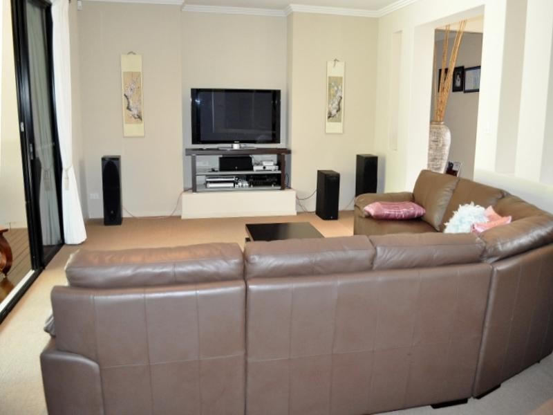 7 Worthing Court, Arundel QLD 4214