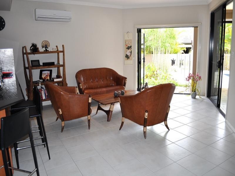 7 Worthing Court, Arundel QLD 4214