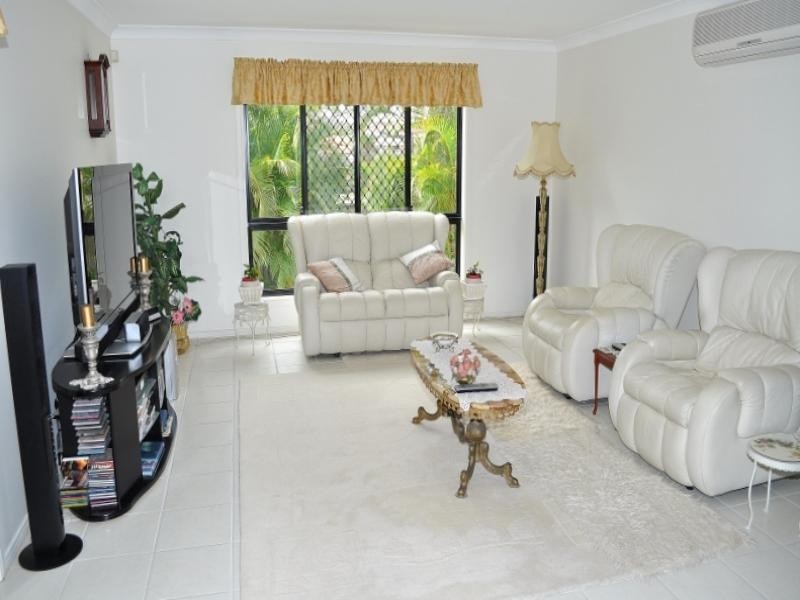 287 Napper Road, Arundel QLD 4214