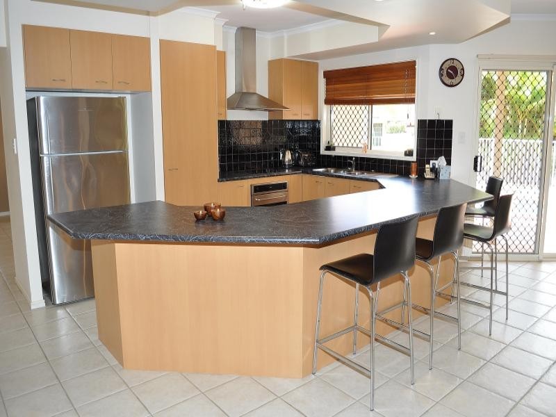 3 Blackfen Court, Arundel QLD 4214