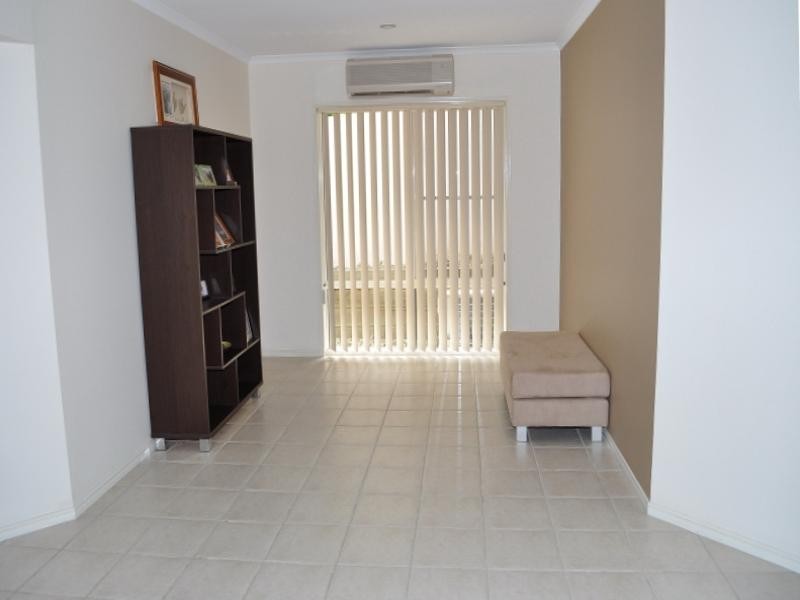 3 Blackfen Court, Arundel QLD 4214