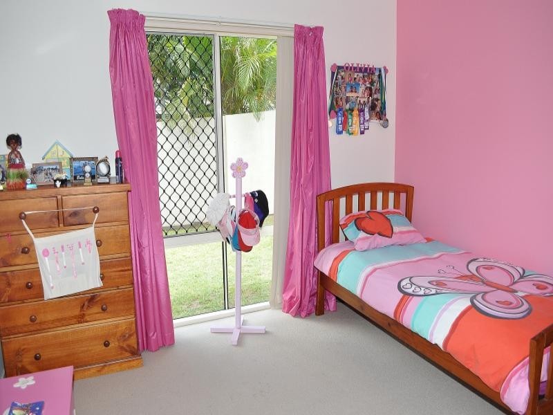 3 Blackfen Court, Arundel QLD 4214