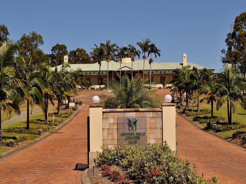 3 Blackfen Court, Arundel QLD 4214