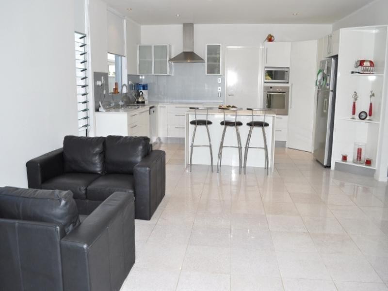 154 Lae Drive, Coombabah QLD 4216