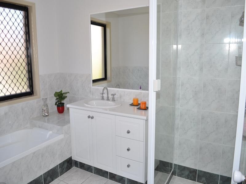 19 O’Brien Court, Arundel QLD 4214