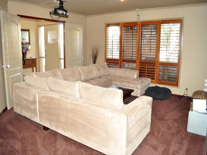 78 Tiger Drive, Arundel QLD 4214