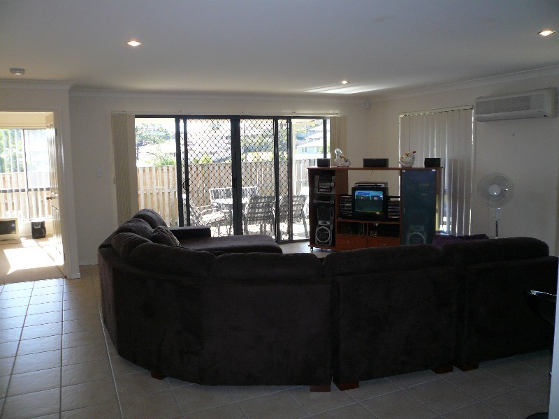 13 Stockdale Street, Pacific Pines QLD 4211