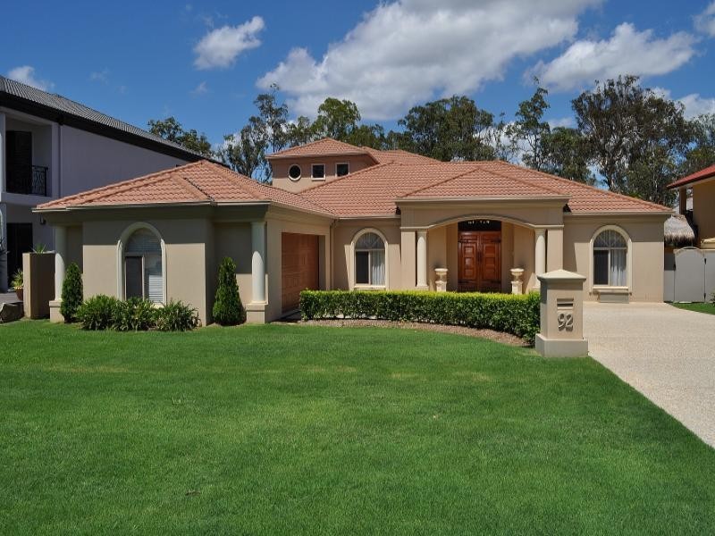 92 Arun Drive, Arundel QLD 4214