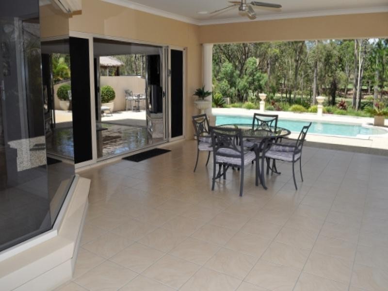 92 Arun Drive, Arundel QLD 4214