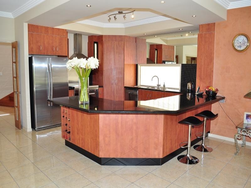 92 Arun Drive, Arundel QLD 4214