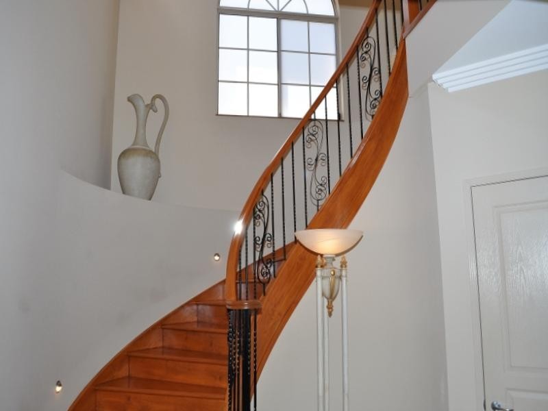 92 Arun Drive, Arundel QLD 4214