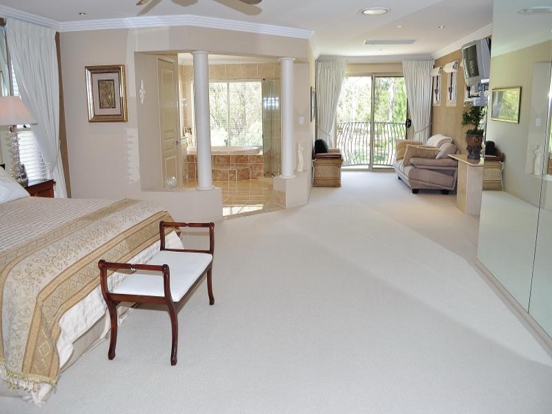 92 Arun Drive, Arundel QLD 4214