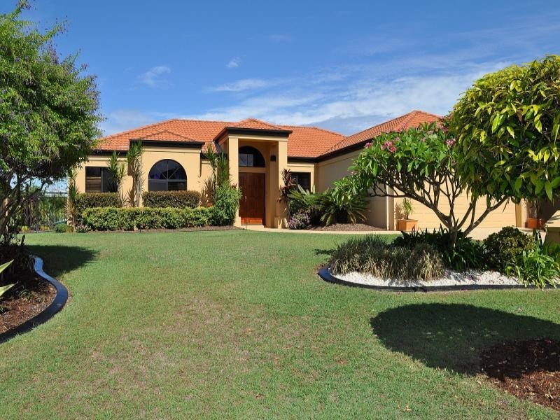 7 Bernard Court, Arundel QLD 4214