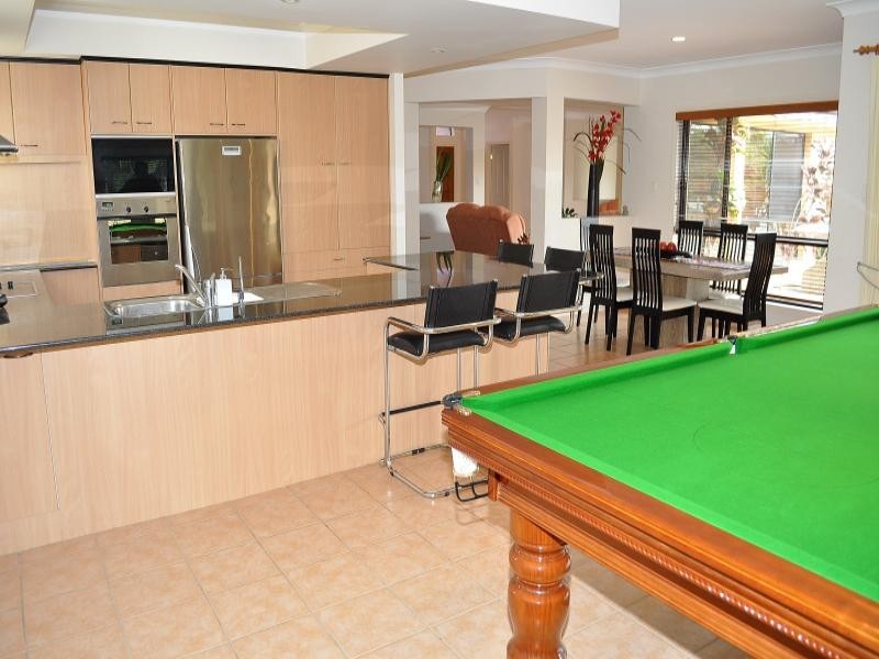 7 Bernard Court, Arundel QLD 4214