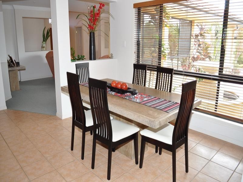 7 Bernard Court, Arundel QLD 4214