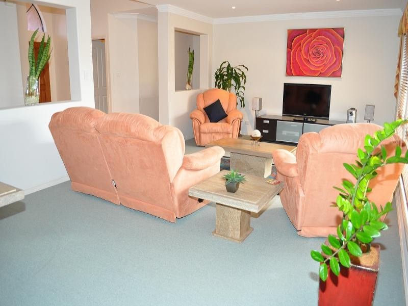 7 Bernard Court, Arundel QLD 4214