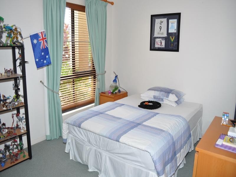 7 Bernard Court, Arundel QLD 4214