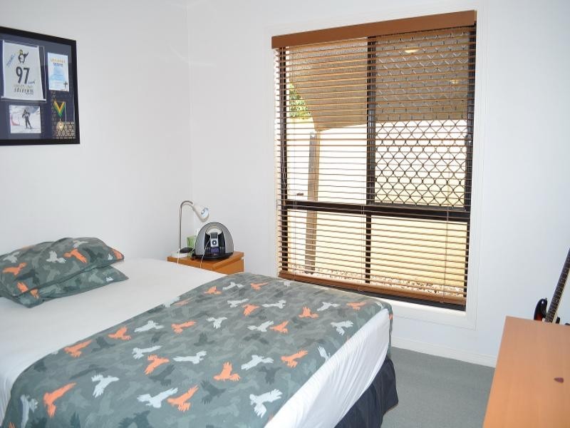 7 Bernard Court, Arundel QLD 4214