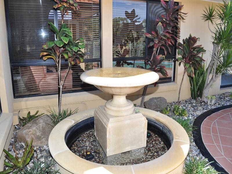 7 Bernard Court, Arundel QLD 4214