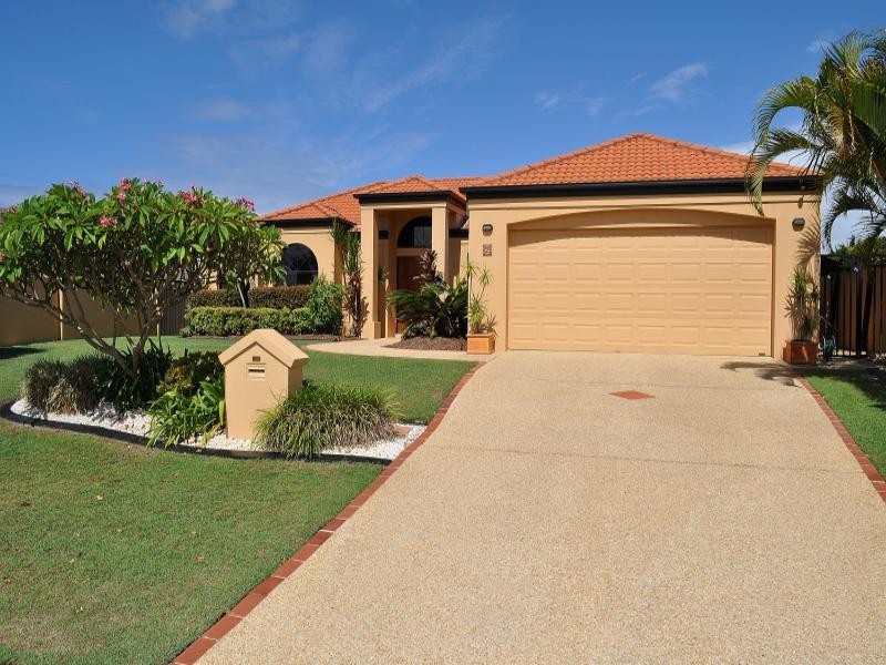 7 Bernard Court, Arundel QLD 4214