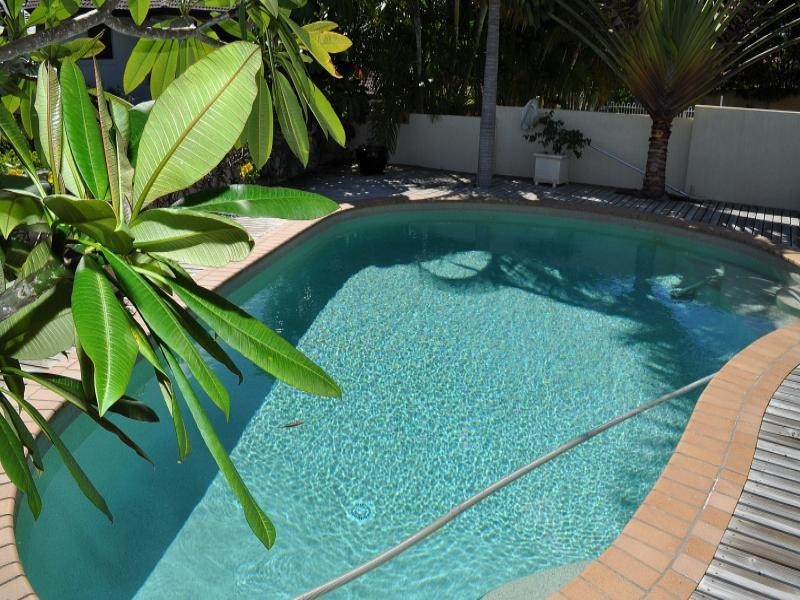 1 Delonix Court, Arundel QLD 4214