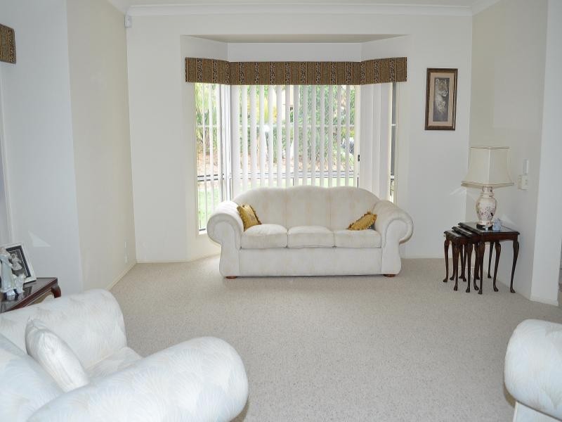 1 Delonix Court, Arundel QLD 4214