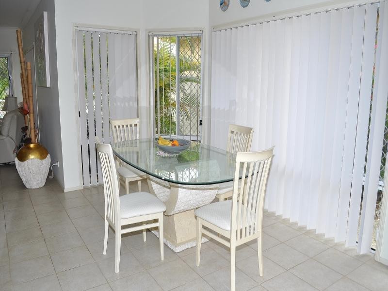 1 Delonix Court, Arundel QLD 4214