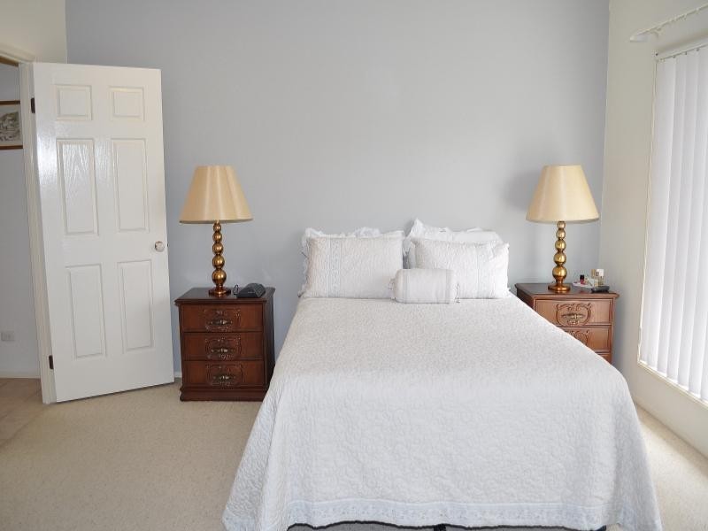 1 Delonix Court, Arundel QLD 4214