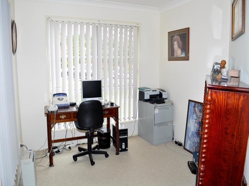 1 Delonix Court, Arundel QLD 4214