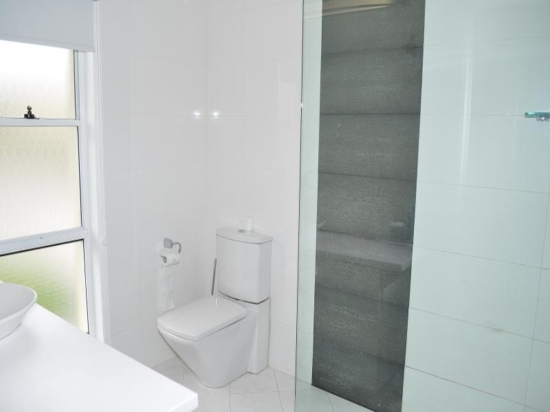 1 Delonix Court, Arundel QLD 4214
