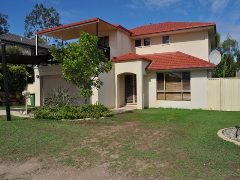18 Golden Bear Drive, Arundel QLD 4214