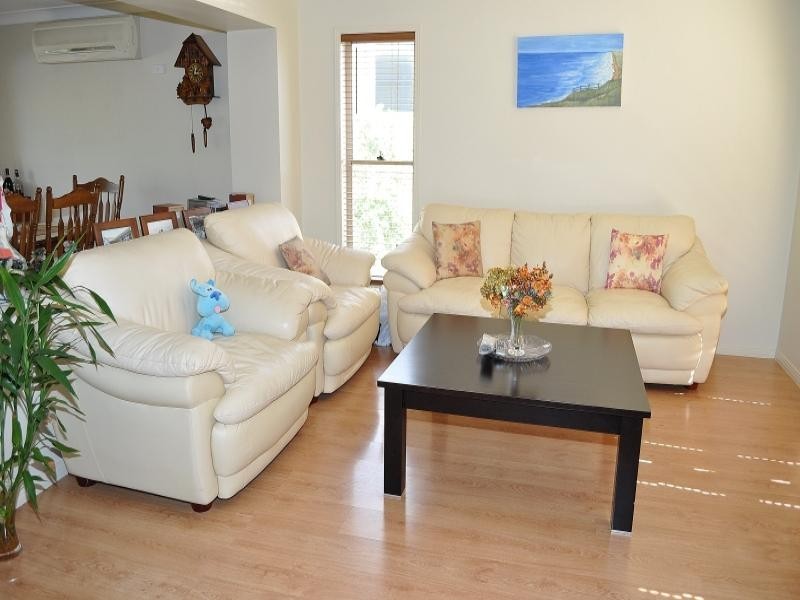 18 Golden Bear Drive, Arundel QLD 4214