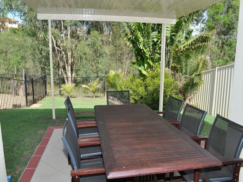 18 Golden Bear Drive, Arundel QLD 4214