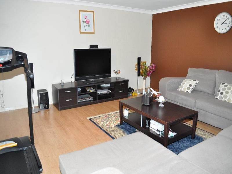 18 Golden Bear Drive, Arundel QLD 4214