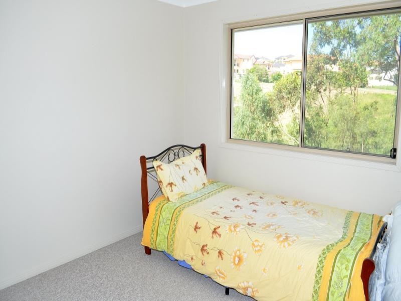 18 Golden Bear Drive, Arundel QLD 4214