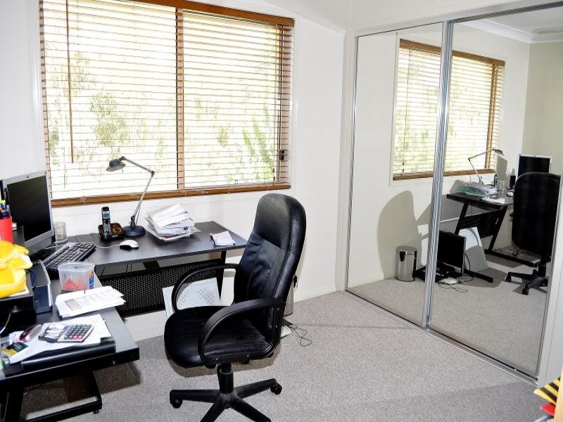 18 Golden Bear Drive, Arundel QLD 4214