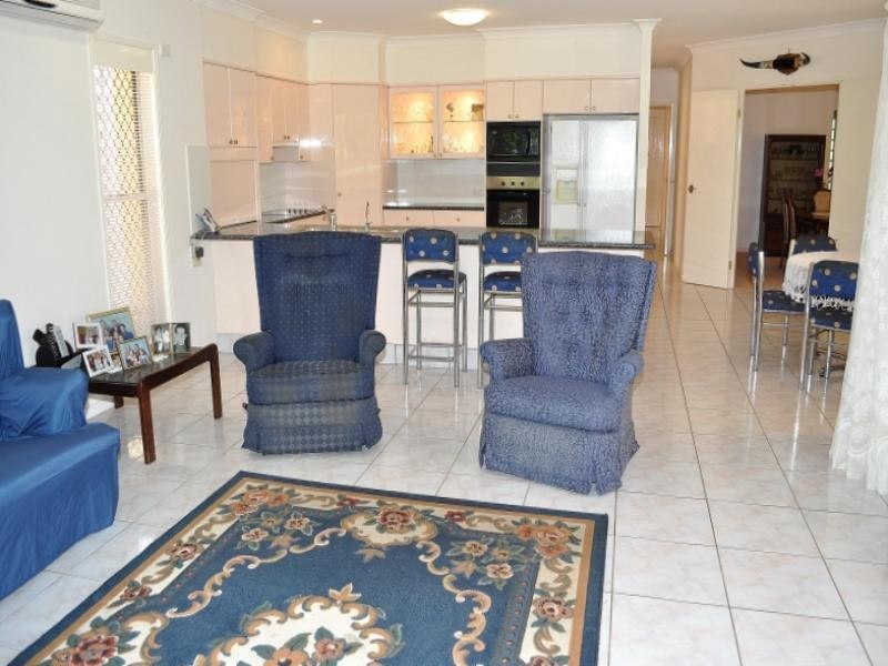 37 Chichester Drive, Arundel QLD 4214