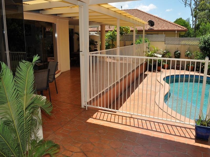 37 Chichester Drive, Arundel QLD 4214