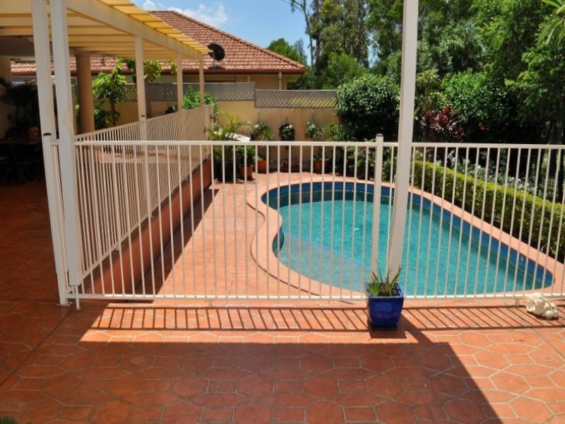 37 Chichester Drive, Arundel QLD 4214