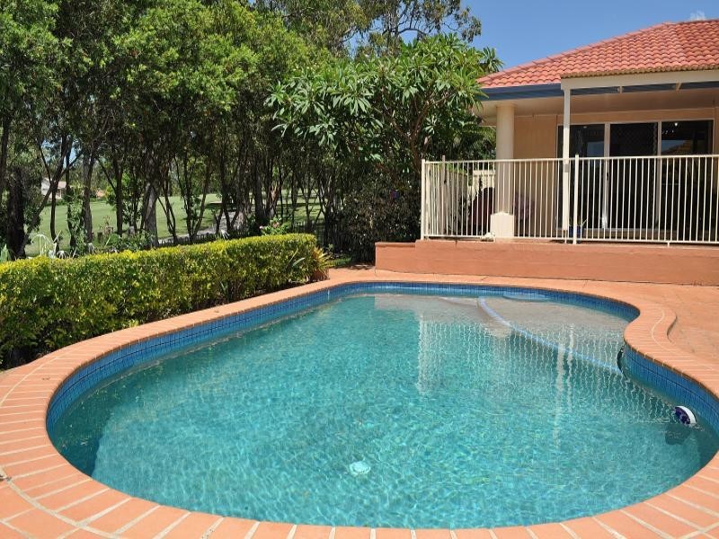 37 Chichester Drive, Arundel QLD 4214