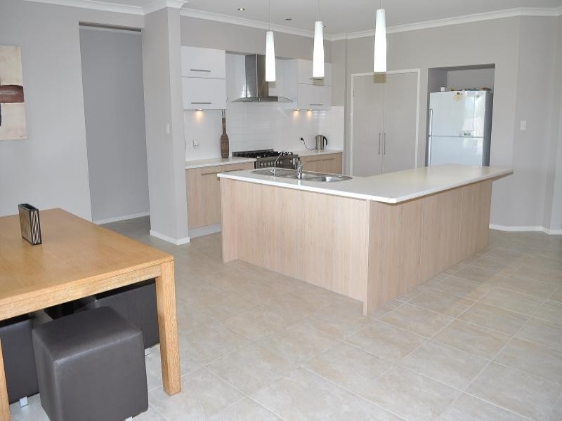 76 Salvado Drive, Pacific Pines QLD 4211