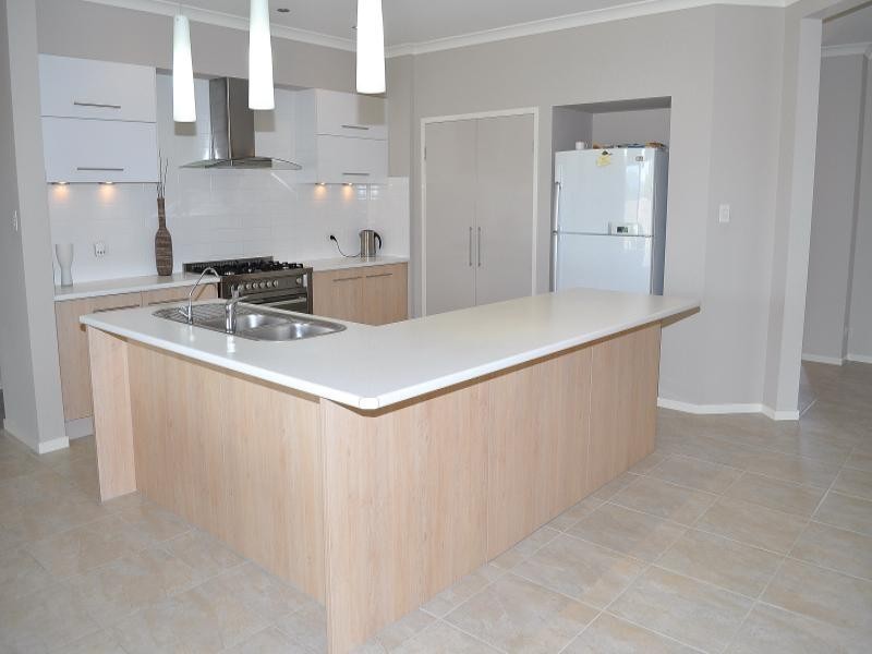 76 Salvado Drive, Pacific Pines QLD 4211