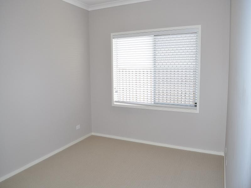 76 Salvado Drive, Pacific Pines QLD 4211